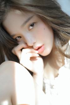 办公室的超短裙女教师美女